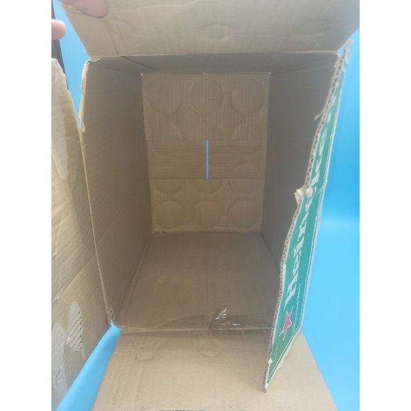 Heineken  Beer  Cardboard Case Box Advertising 12 x 1 pt 8 FL Oz Empty - Picture 6 of 7